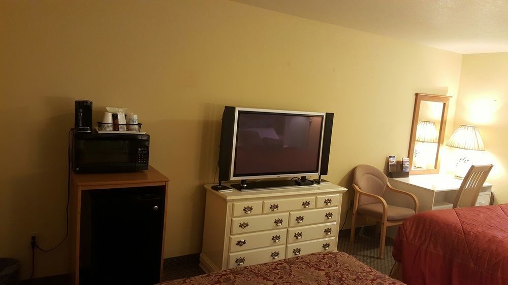 Americas Best Value Inn Lynnwood Exterior foto